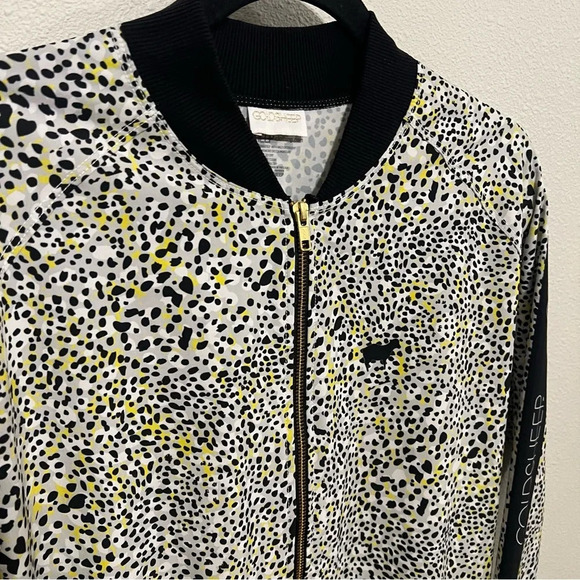 Goldsheep Animal Print Light Track Jacket
Lightweight Yellow Black Spot - Picture 3 of 12